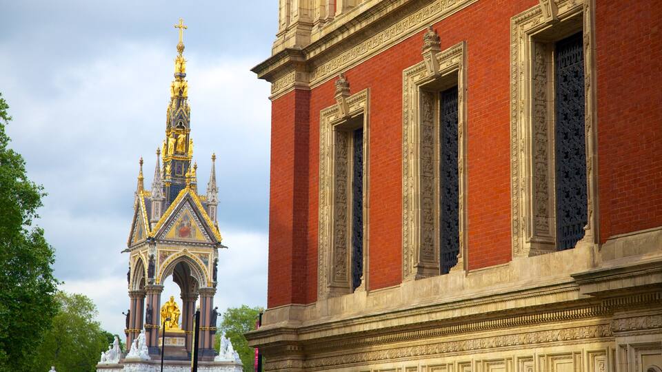 Albert Memorial which includes heritage architecture