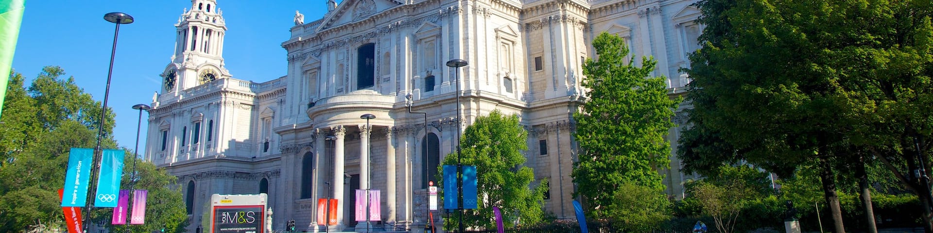St. Paul\'s Cathedral showing a church or cathedral and heritage architecture