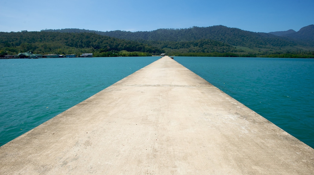 Thailand showing a bay or harbor