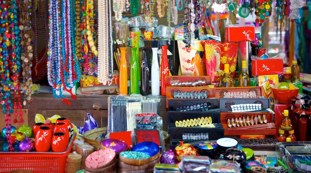 Central Market which includes shopping, markets and interior views