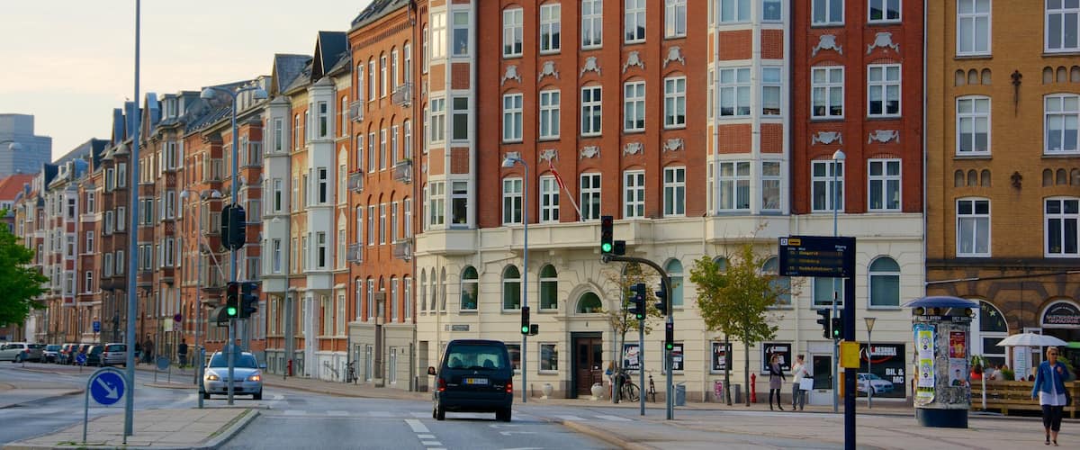 Aalborg caracterizando cenas de rua, uma cidade e arquitetura de patrimônio