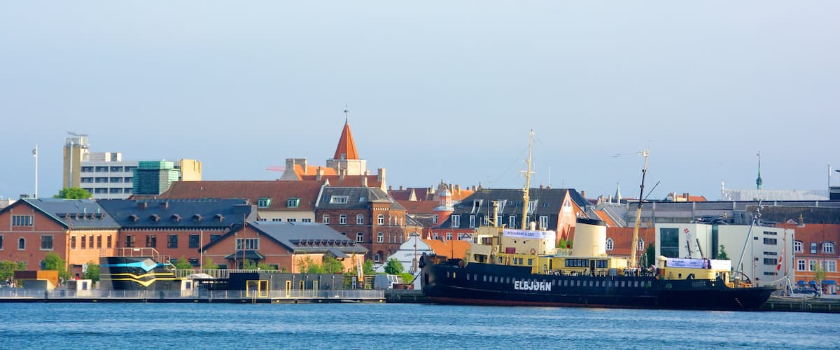 Aalborg mit einem Bootfahren, Bucht oder Hafen und Küstenort