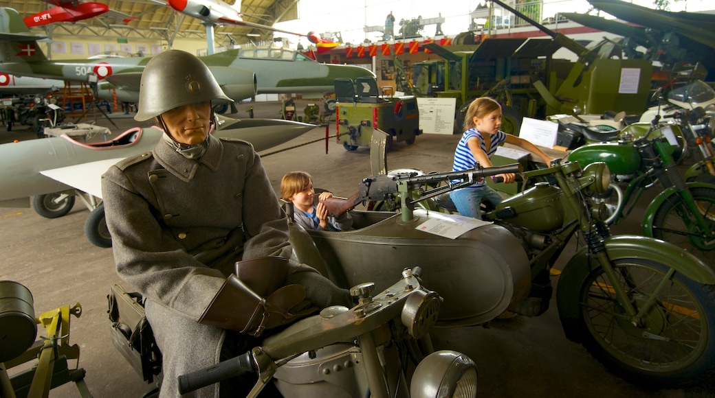 Defence and Garrison Museum showing interior views as well as children