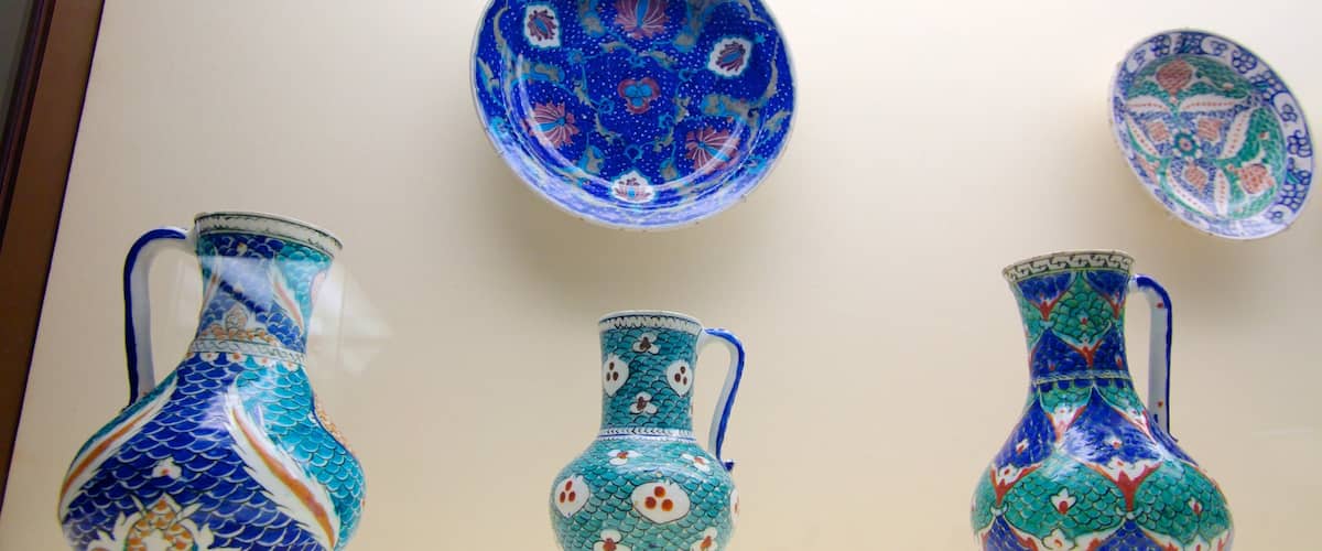 Gulbenkian Museum which includes interior views and art