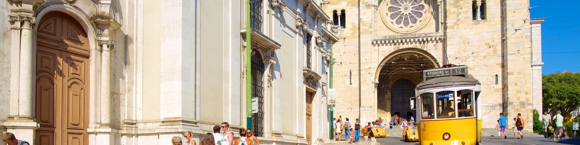 Lisbon-katedralen presenterar en stad, historisk arkitektur och gatuliv
