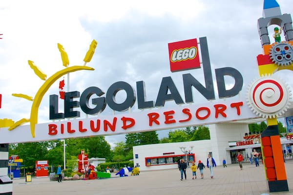 Parc LEGOLANDÂź qui includes signalisation