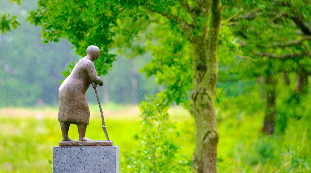 Dinamarca que incluye arte al aire libre y un parque