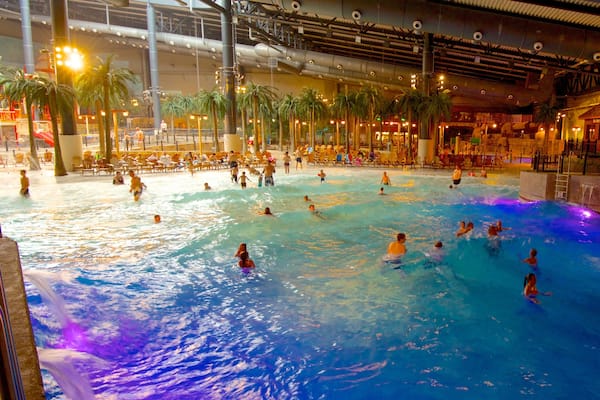 Lalandia qui includes vues intérieures, parc aquatique et piscine