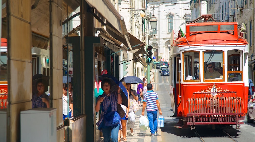 Lissabon bevat een stad, historische architectuur en spoorwegen