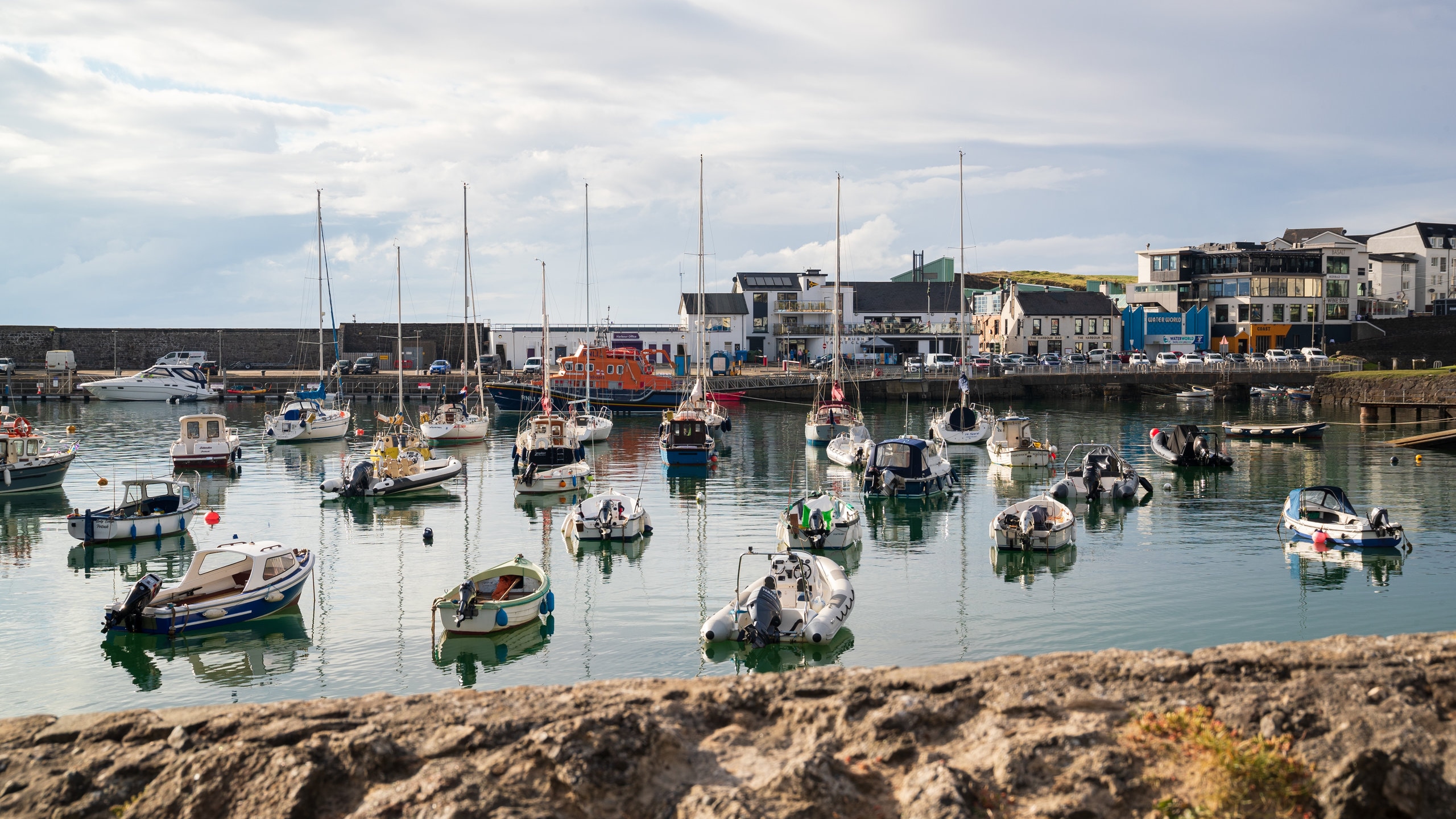 Portrush showing a bay or harbor