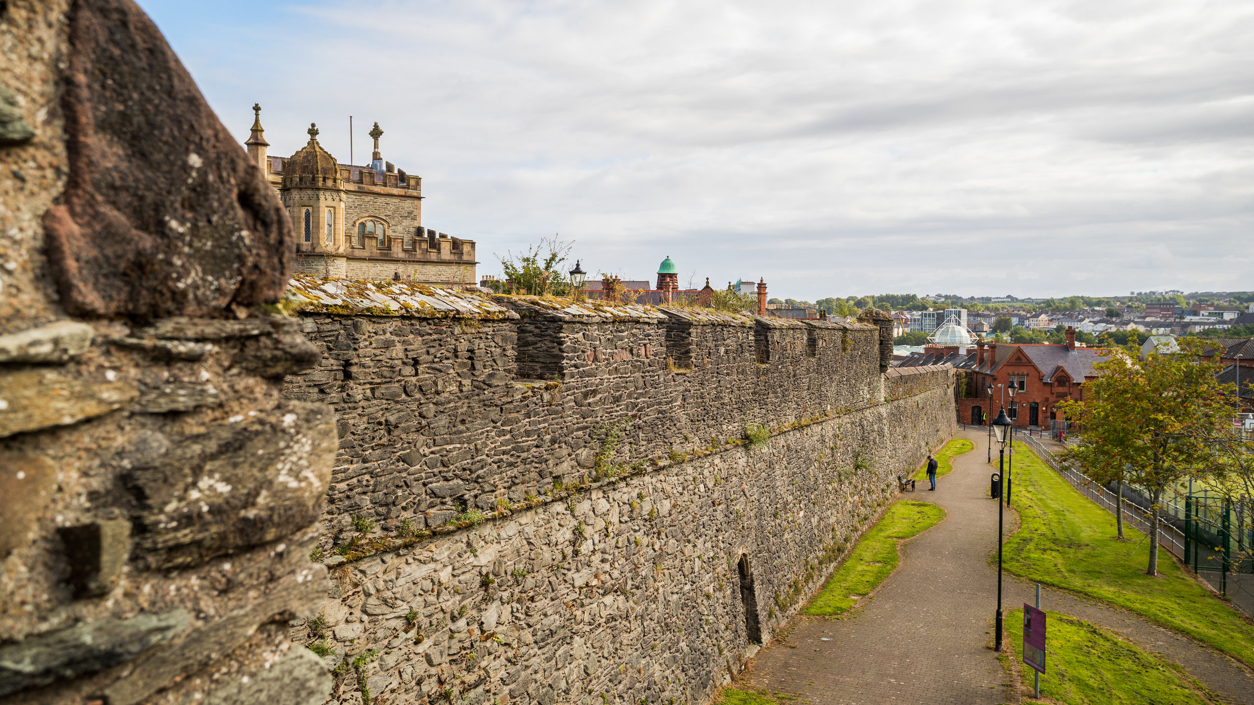 Derry City Walls In Londonderry Expedia co uk Derry City Walls In Londonderry Expedia co uk