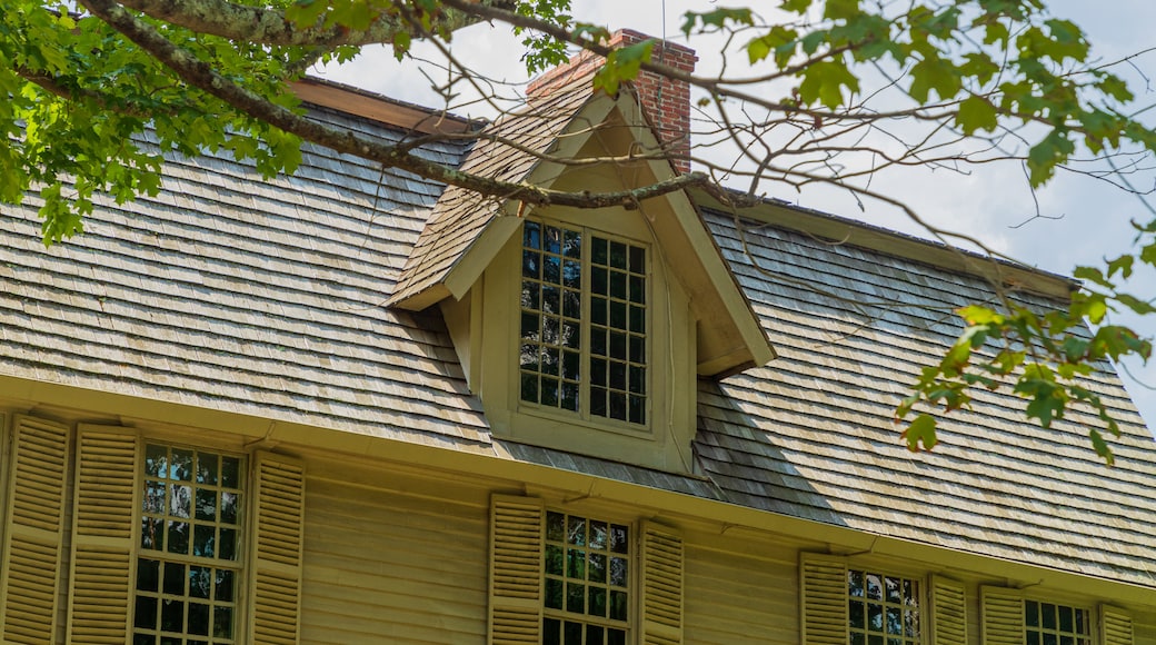 Old Manse featuring heritage elements and a house