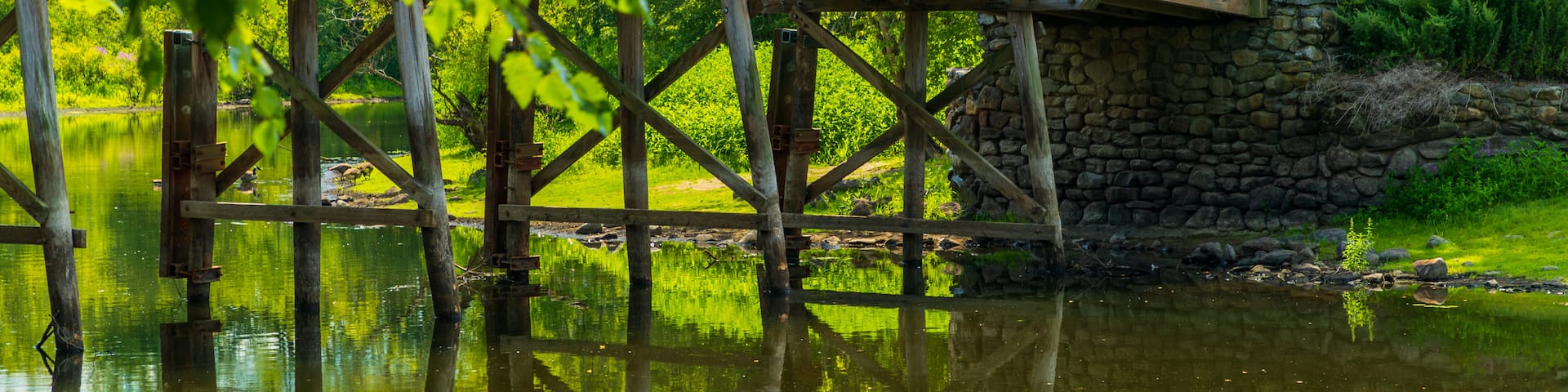 Old North Bridge showing a bridge and a river or creek