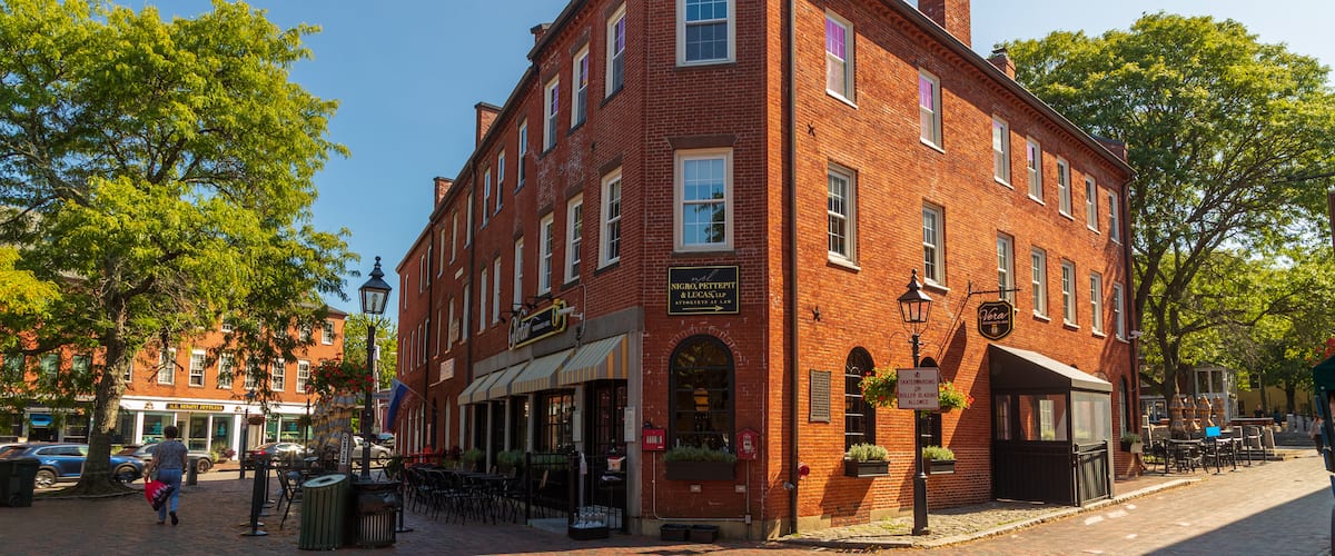 Newburyport showing heritage elements