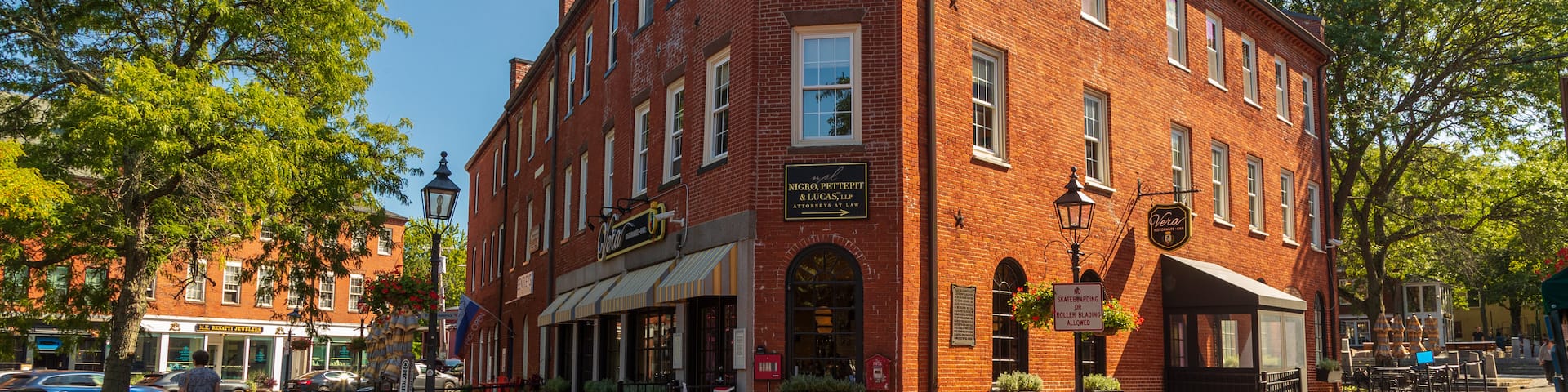 Newburyport showing heritage elements