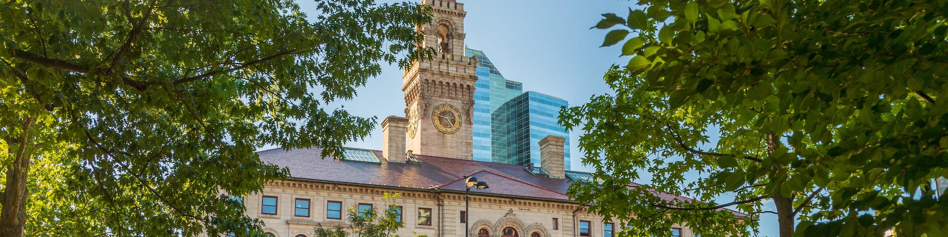 Worcester showing a park, heritage architecture and an administrative buidling
