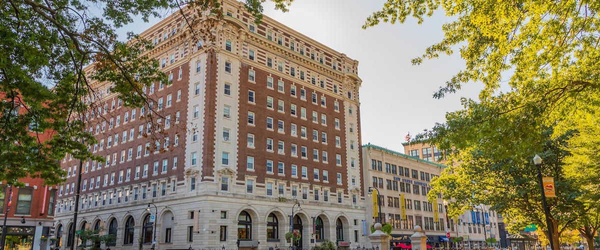 Worcester Central Business District showing heritage architecture and a city