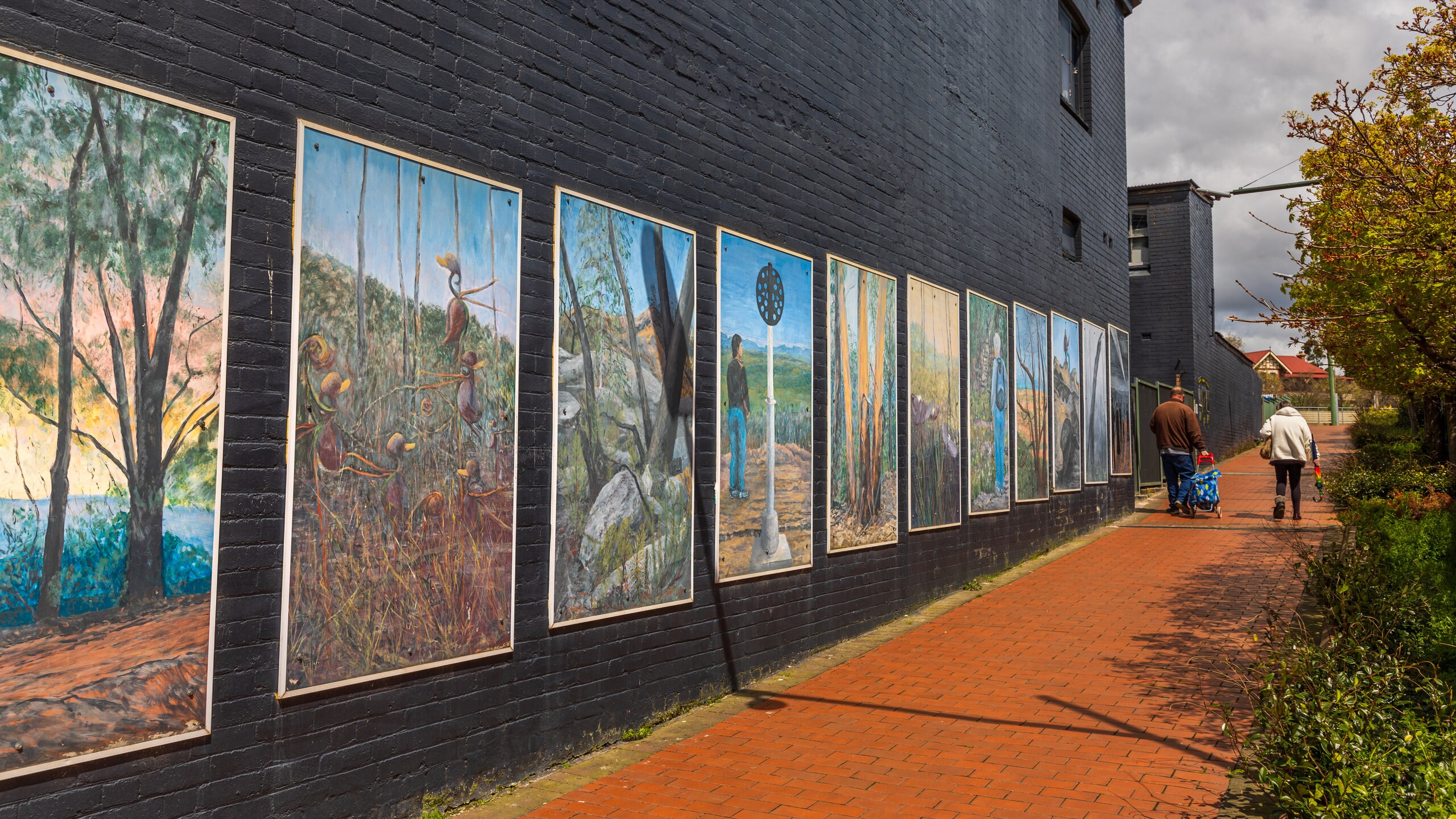Lithgow featuring street scenes and outdoor art