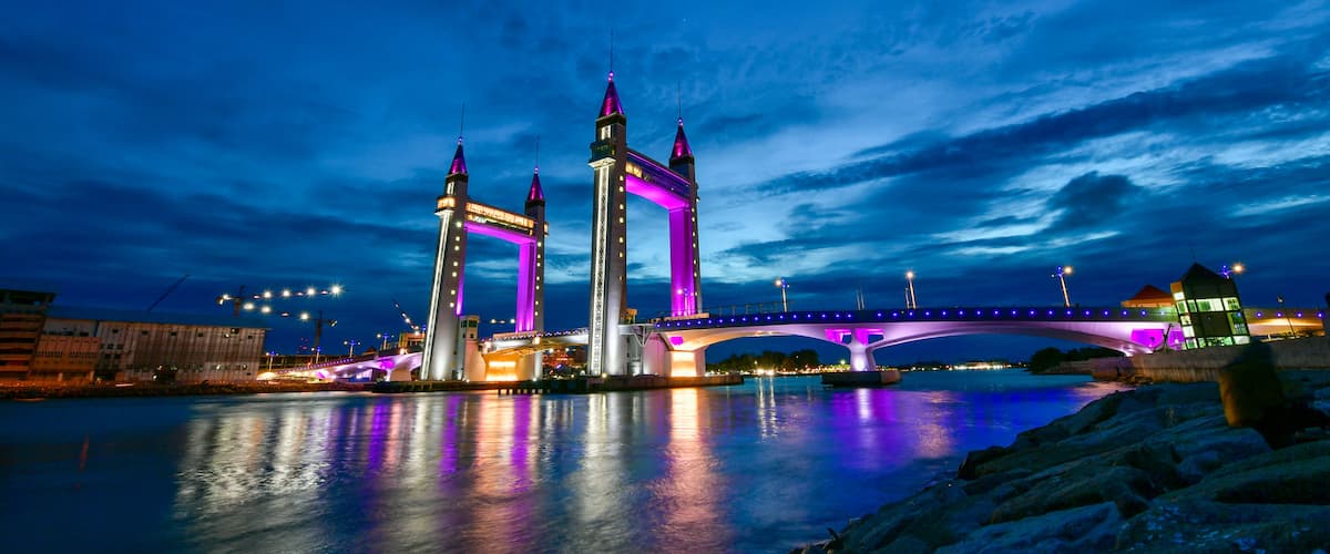 Kuala Terengganu showing a bridge, night scenes and a river or creek