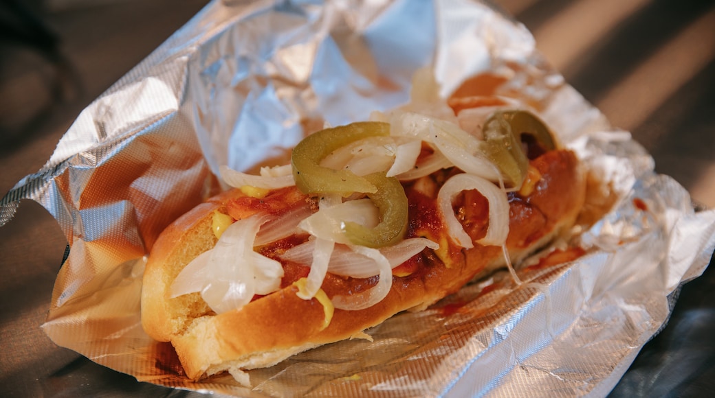 Lexington Market showing food