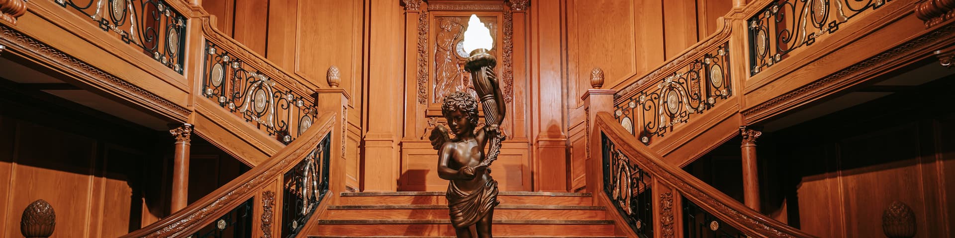 Titanic the Experience showing heritage elements and interior views