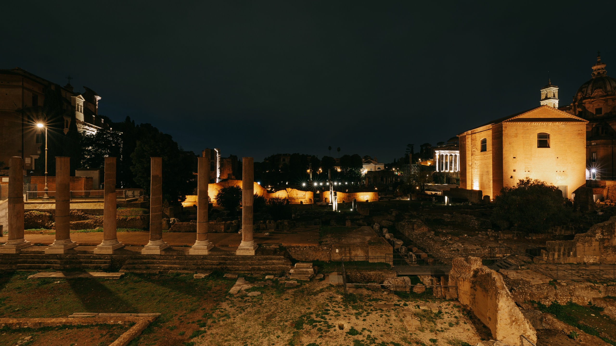 Trajen Rome Imperial Forum | Trajen's Column In The Center | Chris