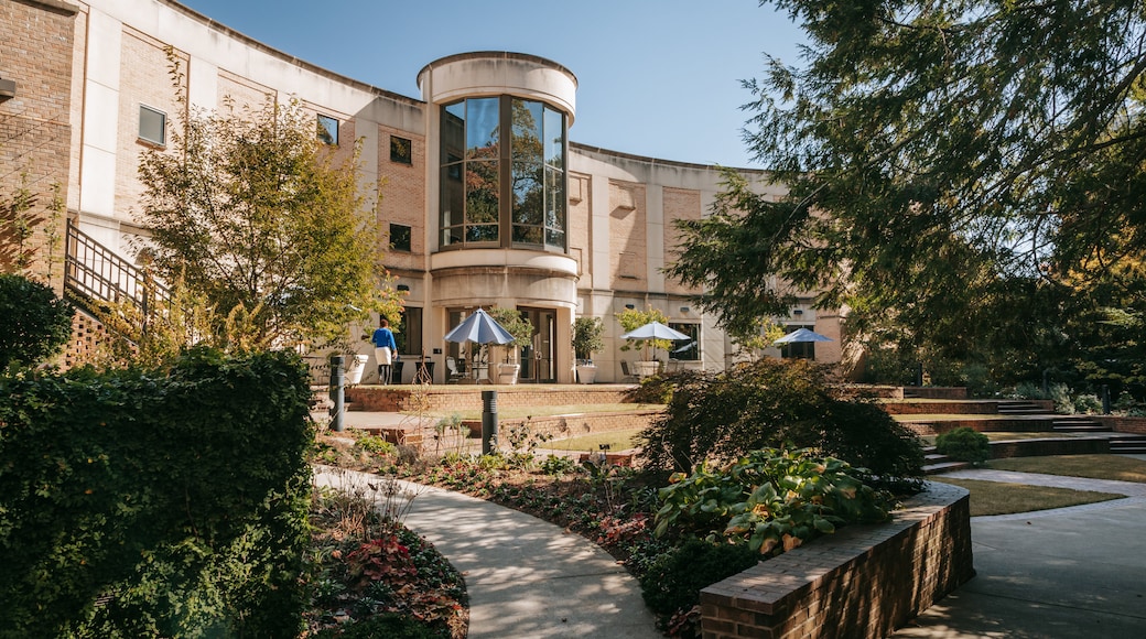 Atlanta History Center featuring a garden