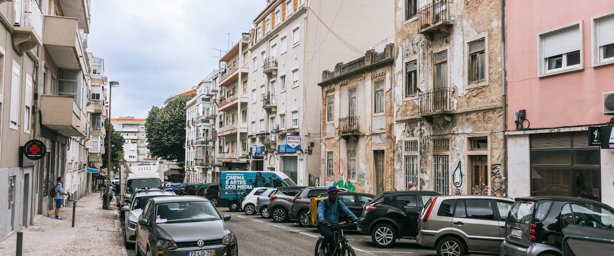 Entrecampos featuring a city and cycling
