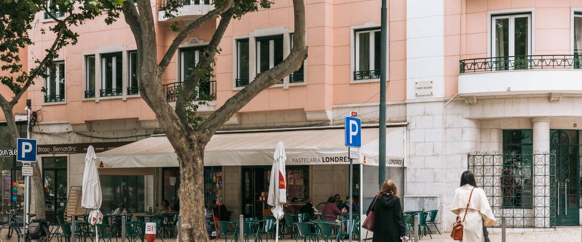 Entrecampos featuring street scenes as well as a couple