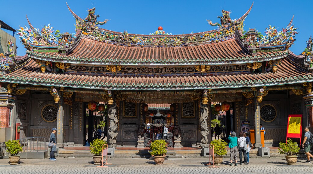 Baoan Temple showing heritage elements and a temple or place of worship