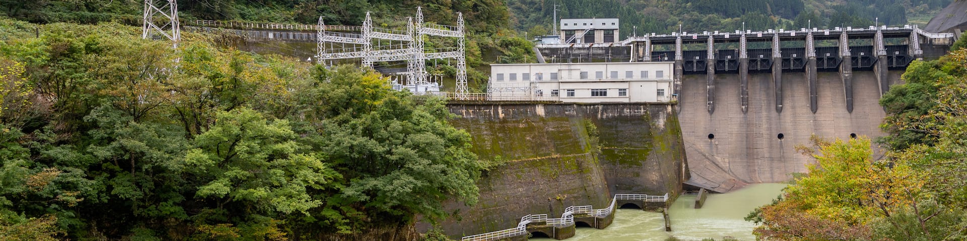 Gokayama which includes a river or creek