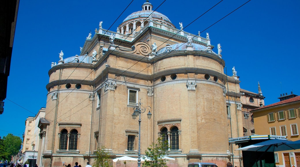 Parma which includes a church or cathedral and heritage architecture