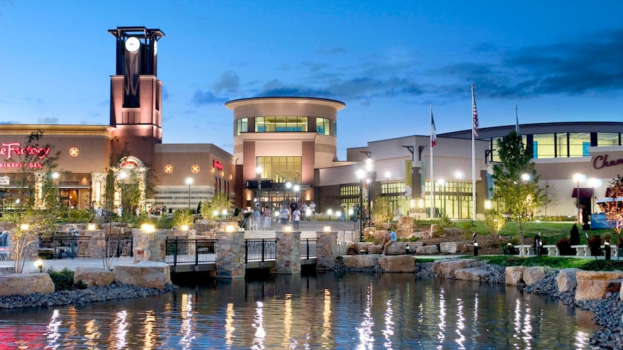 West Des Moines featuring modern architecture, a lake or waterhole and night scenes