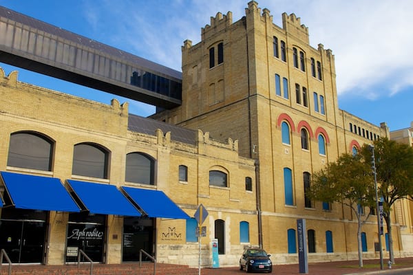 San Antonio Museum of Art which includes heritage architecture