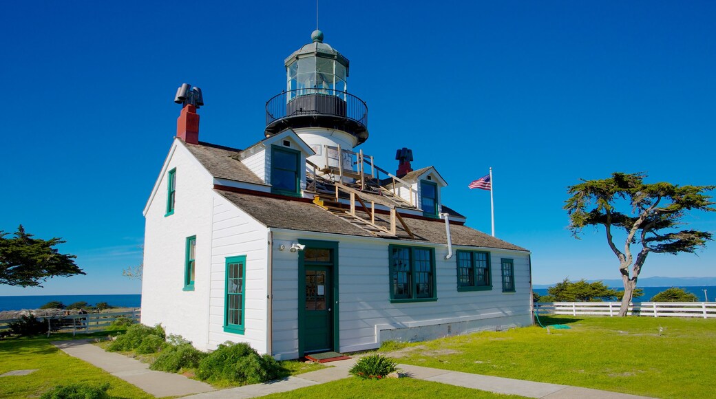 Point Pinos Lighthouse joka esittää majakka