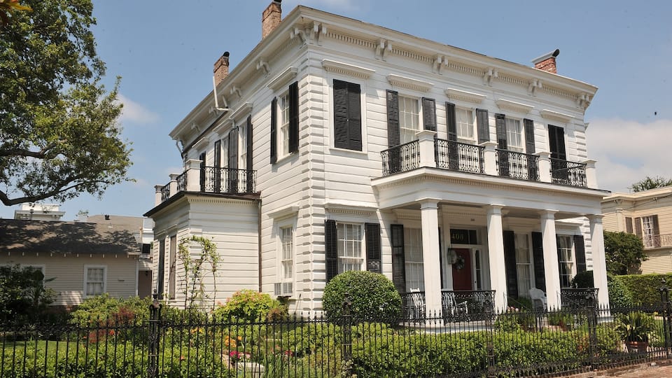 Garden District featuring a house and heritage architecture