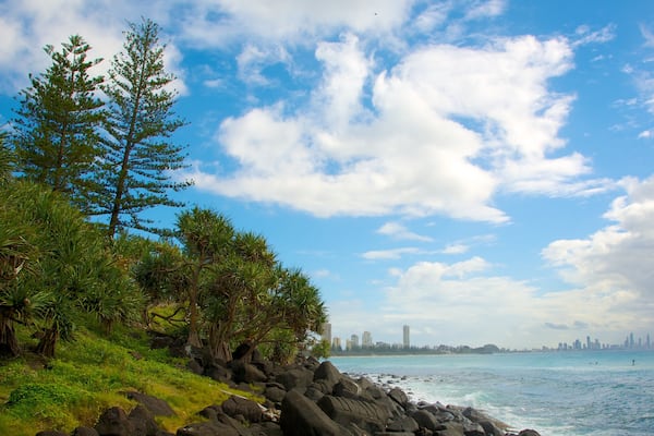 Parc national de Burleigh Head montrant cÎte escarpée et panoramas