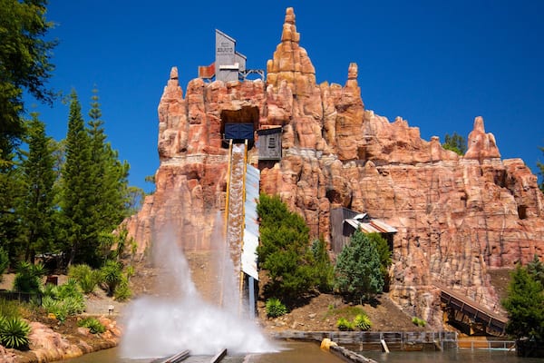 Movie World welches beinhaltet Fahrten