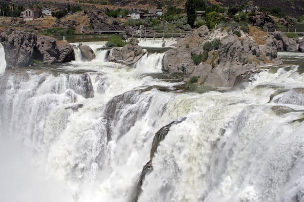 Idaho showing a cascade