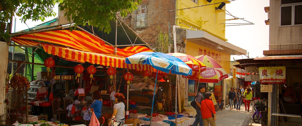 Tai O Fishing Village showing markets