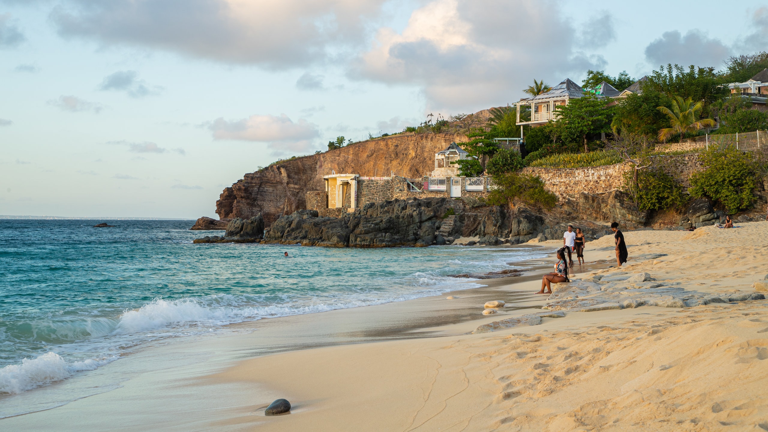 Saint Martin Vacations Holiday Packages & Trips 2024 from Expedia