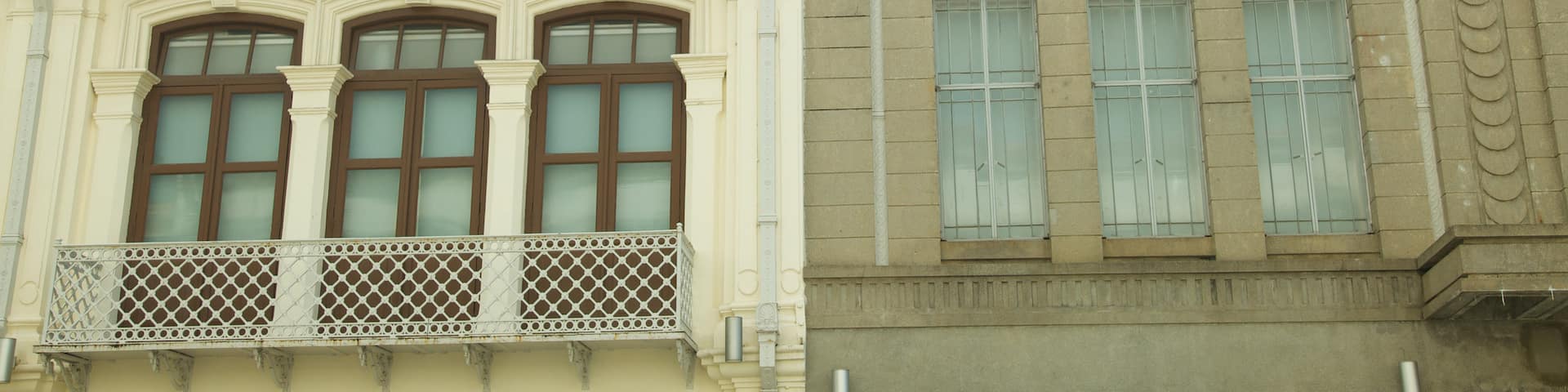 Downtown George Town featuring heritage elements
