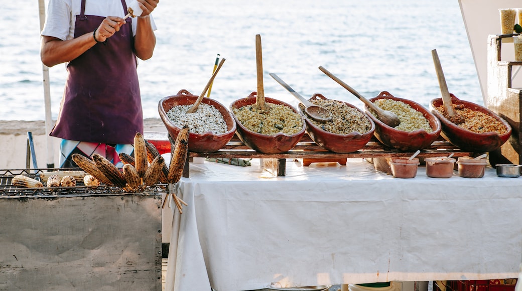 Malecon showing markets and food