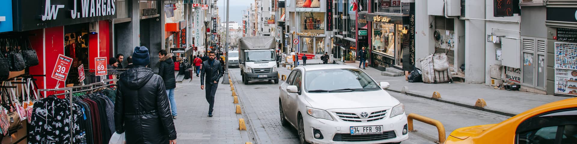 Beyazit featuring street scenes and a city