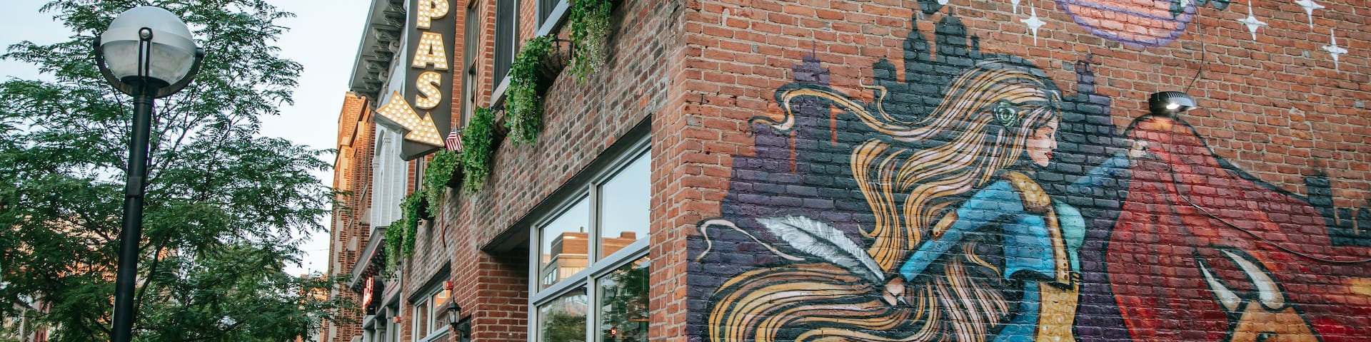 Ann Arbor which includes outdoor art