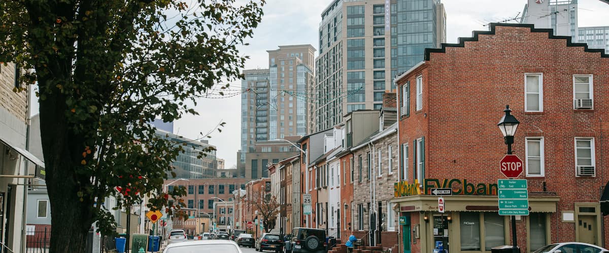 Little Italy showing a city