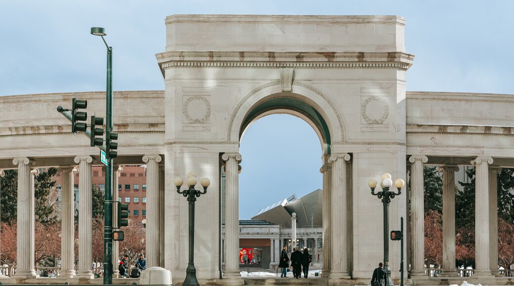 Golden Triangle featuring heritage architecture