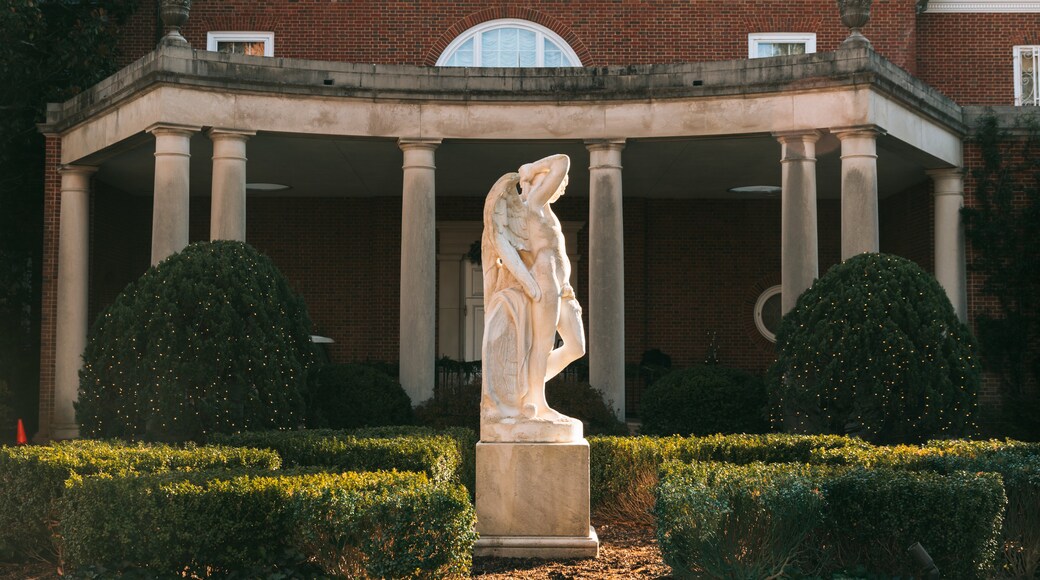 Hillwood Estate