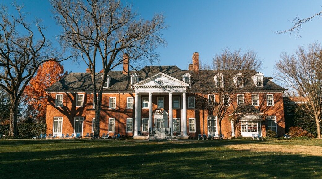 Hillwood Estate
