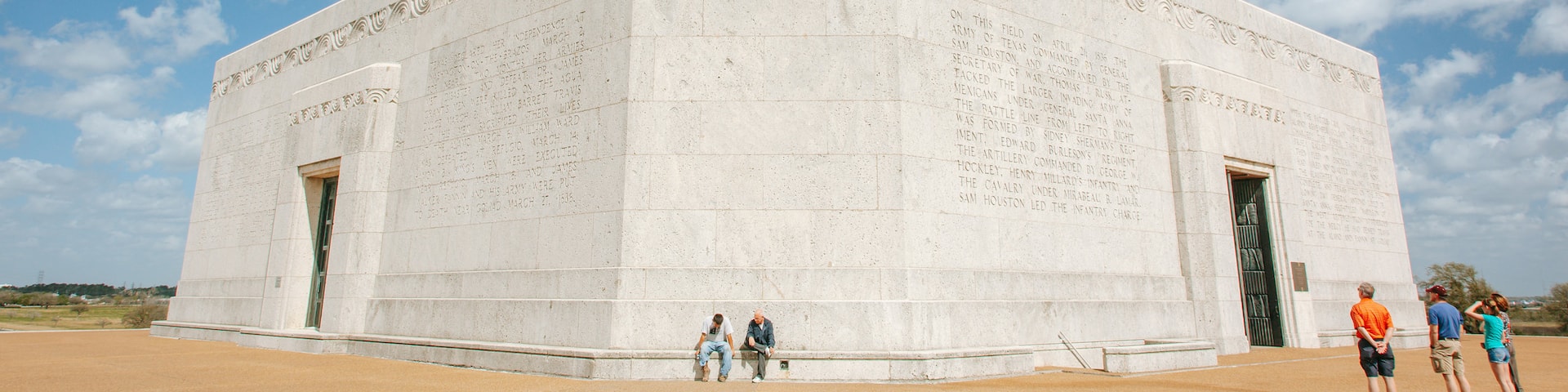San Jacinto Monument featuring an administrative buidling, heritage architecture and a monument
